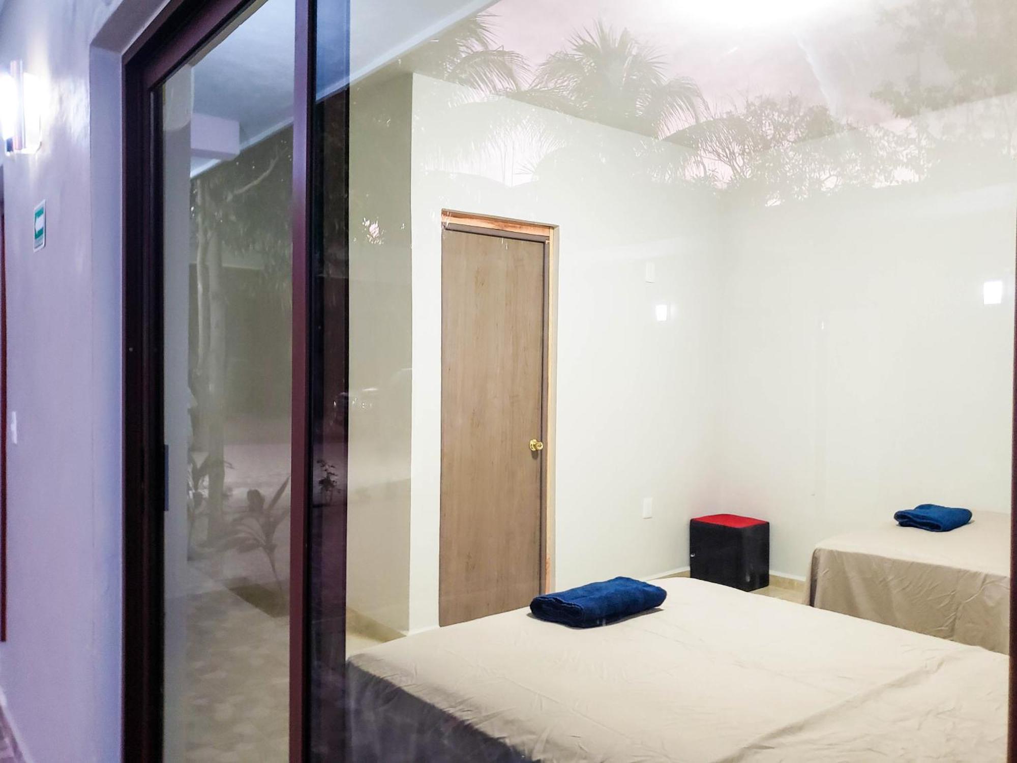 Hotel Blue Turtle 巴卡拉尔 外观 照片